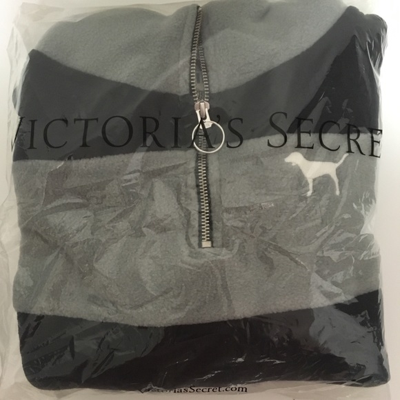 🚨LAST ONE!🚨🆕VS PINK - BLACK FLEECE HALF ZIP - M - Picture 2 of 8